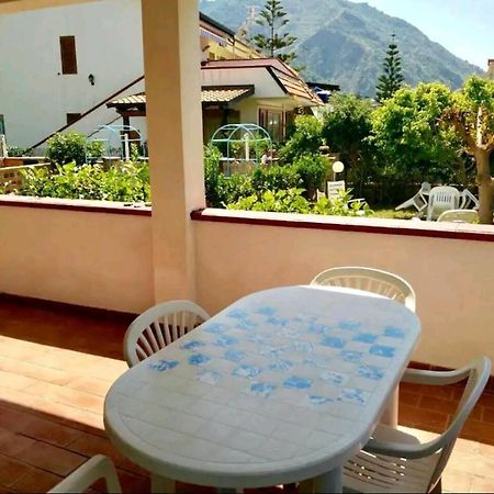 Casa Con Giardino E Terrazzo Vicino Al Mare Vila Piraino Exterior foto